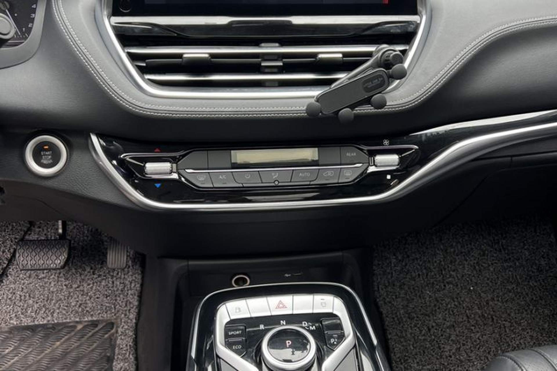 Used SAIC MAXUS G20 2020 2.0T Gasoline Automatic Prestige Executive Version Interior 4