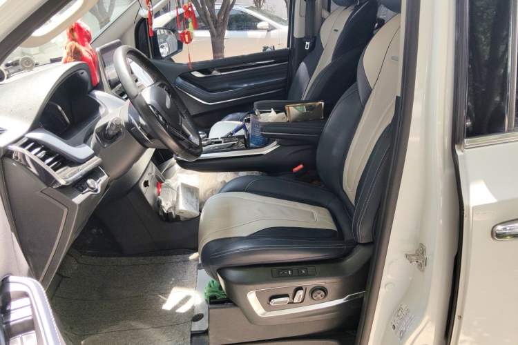 Used SAIC MAXUS G20 2020 2.0T Gasoline Automatic ZhiZun Edition Left Front Seat