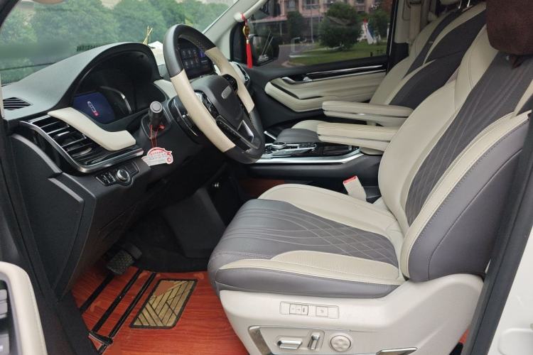 Used SAIC MAXUS G20 2020 2.0T Gasoline Automatic ZhiZun Edition Left Front Seat