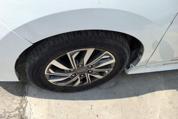 Used SAIC MAXUS G20 2020 2.0T Gasoline Automatic Luxury Edition Left Front Wheel Hub