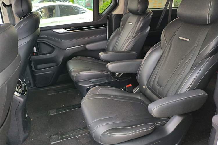 Used SAIC MAXUS G20 2020 2.0T Gasoline Automatic Luxury Edition Left Rear Seat