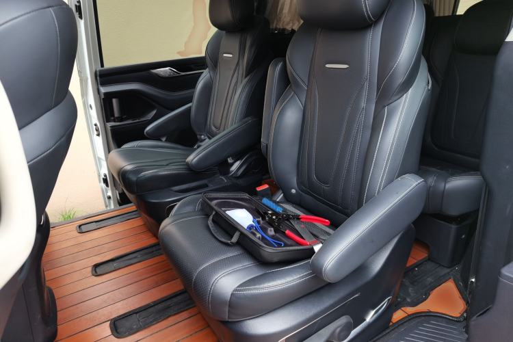 Used SAIC MAXUS G20 2020 2.0T Gasoline Automatic Luxury Edition Left Rear Seat
