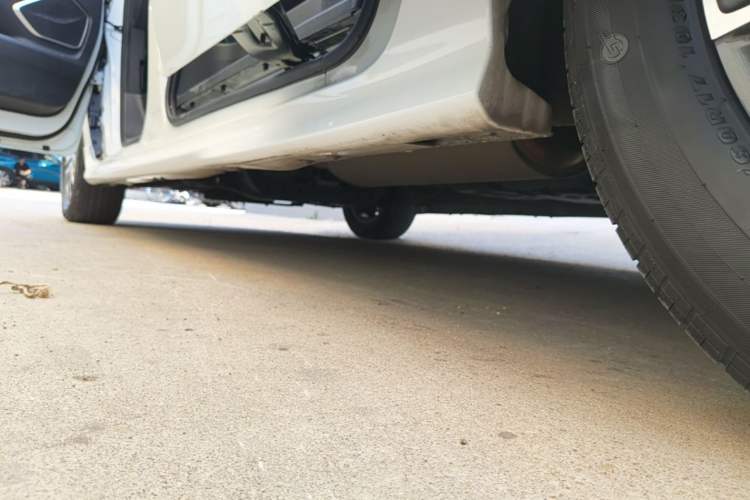 Used SAIC MAXUS G20 2020 2.0T Gasoline Automatic Luxury Edition Left Side Sill