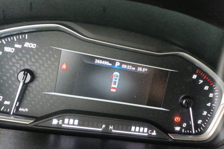 Used SAIC MAXUS G20 2020 2.0T Gasoline Automatic Luxury Edition Odometer Close Up