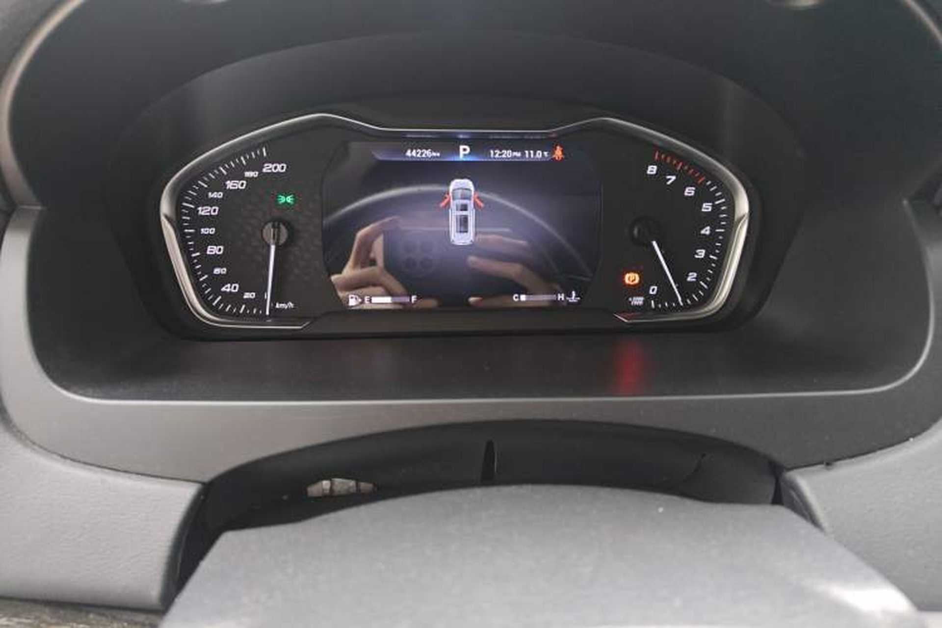 Used SAIC MAXUS G20 2020 2.0T Gasoline Automatic Prestige Executive Version Odometer Close Up