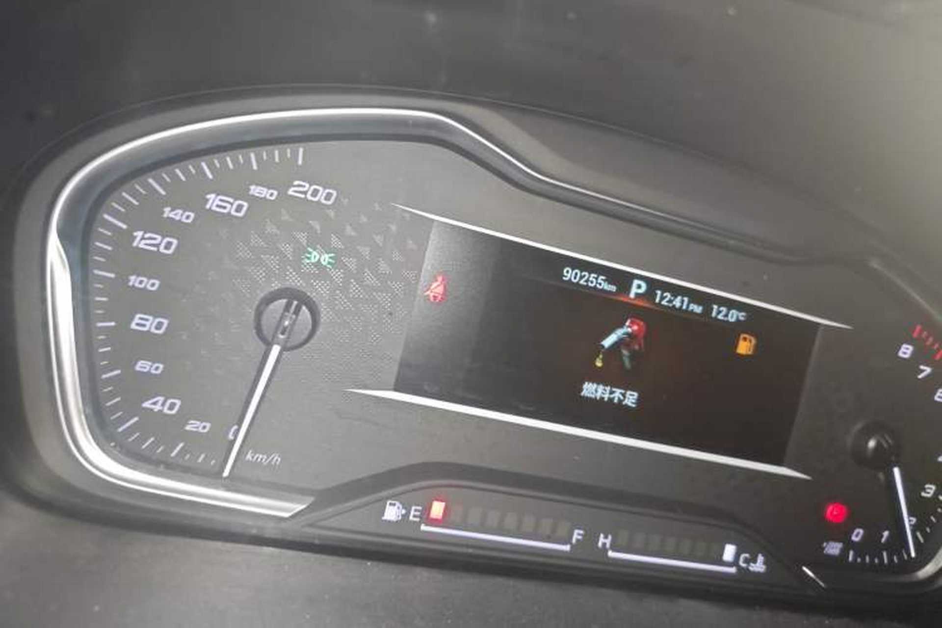 Used SAIC MAXUS G20 2020 2.0T Gasoline Automatic Luxury Edition Odometer Close Up