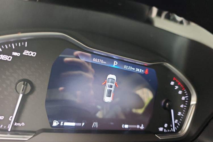 Used SAIC MAXUS G20 2020 2.0T Gasoline Automatic ZhiZun Edition Odometer Close Up