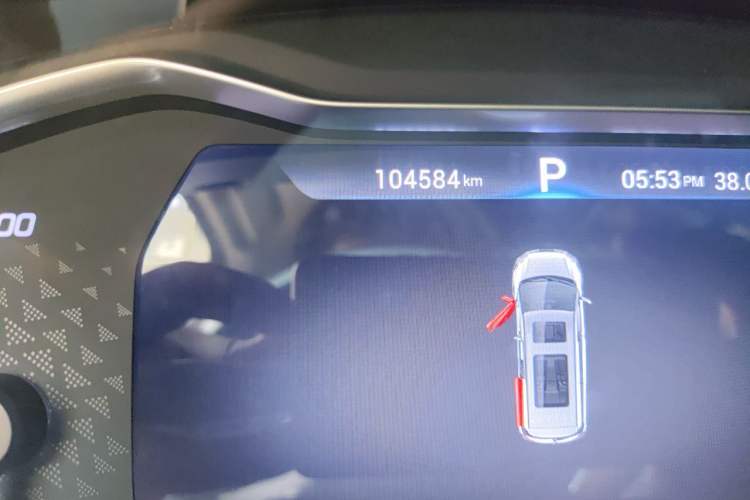 Used SAIC MAXUS G20 2020 2.0T Gasoline Automatic Prestige Executive Version Odometer Close Up