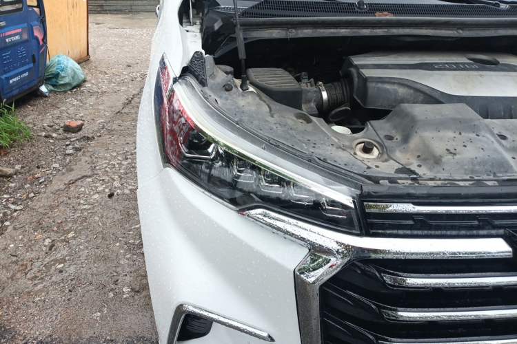 Used SAIC MAXUS G20 2020 2.0T Gasoline Automatic Luxury Edition Right Front Headlight