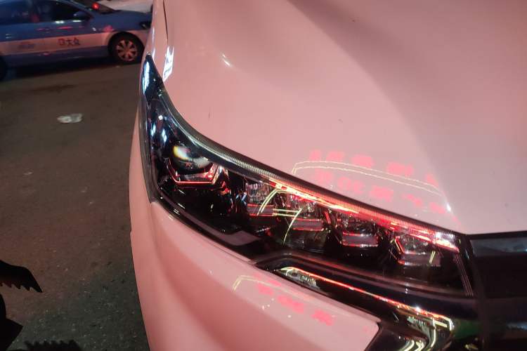 Used SAIC MAXUS G20 2020 2.0T Gasoline Automatic Executive Edition Right Front Headlight