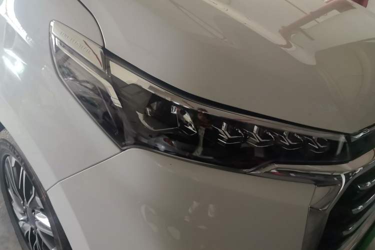 Used SAIC MAXUS G20 2020 2.0T Gasoline Automatic Luxury Executive Edition Right Front Headlight