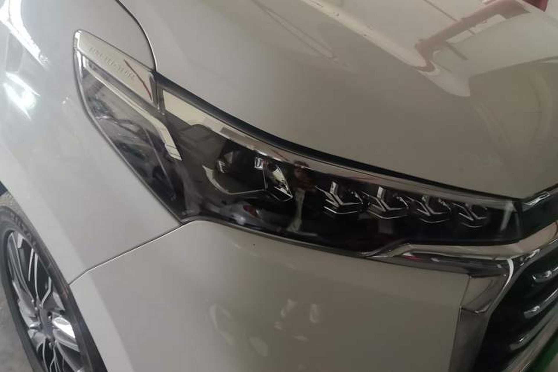 Used SAIC MAXUS G20 2020 2.0T Gasoline Automatic Luxury Executive Edition Right Front Headlight