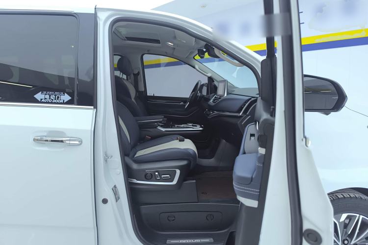 Used SAIC MAXUS G20 2020 2.0T Gasoline Automatic ZhiZun Edition Right Front Seat