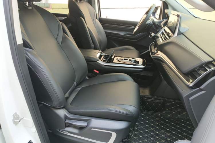 Used SAIC MAXUS G20 2020 2.0T Gasoline Automatic Luxury Edition Right Front Seat