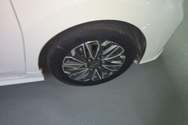 Used SAIC MAXUS G20 2020 2.0T Gasoline Automatic Luxury Edition Right Front Wheel Hub