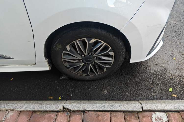 Used SAIC MAXUS G20 2020 2.0T Gasoline Automatic Prestige Executive Version Right Front Wheel Hub