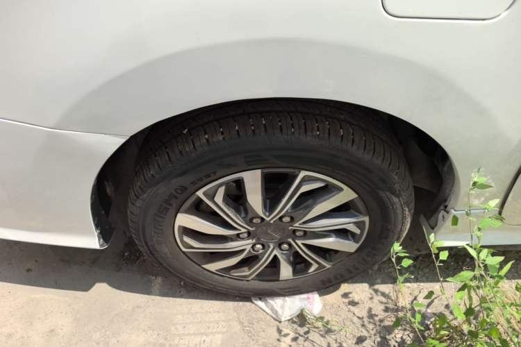 Used SAIC MAXUS G20 2020 2.0T Gasoline Automatic Luxury Edition Right Rear Wheel Hub