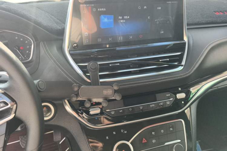 Used SAIC MAXUS G20 2021 PLUS 2.0T Diesel Automatic Luxury Edition Audio And AC Panel