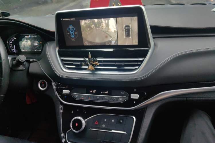 Used SAIC MAXUS G20 2021 Facelifted PLUS 2.0T Diesel Automatic Luxury Edition Audio And AC Panel