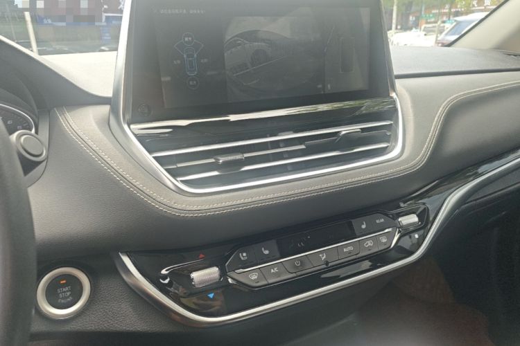 Used SAIC MAXUS G20 2021 PLUS 2.0T Gasoline Automatic Luxury Edition Audio And AC Panel
