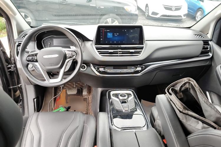 Used SAIC MAXUS G20 2021 Facelifted PLUS 2.0T Gasoline Automatic Luxury Edition Center Console