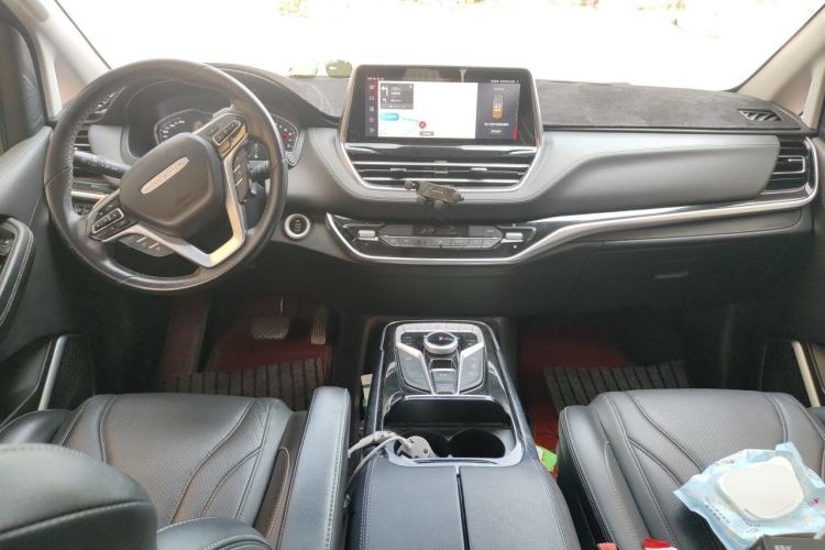 Used SAIC MAXUS G20 2021 PLUS 2.0T Gasoline Automatic Prestige Executive Edition Center Console