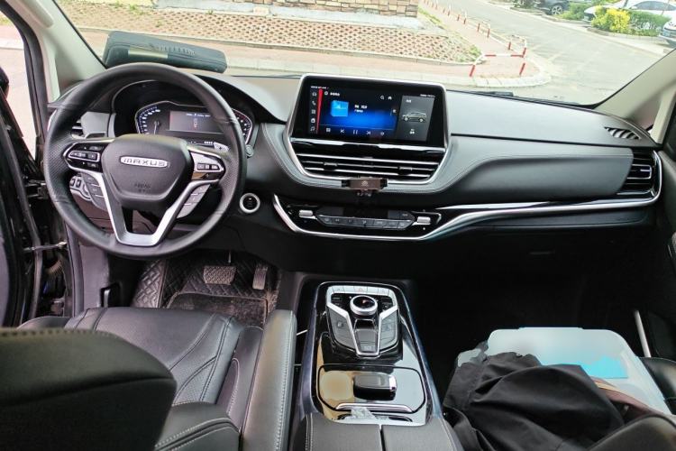 Used SAIC MAXUS G20 2021 Facelifted PLUS 2.0T Gasoline Automatic Luxury Edition Center Console
