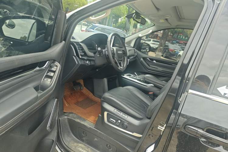 Used SAIC MAXUS G20 2021 PLUS 2.0T Gasoline Automatic Luxury Edition Driver Seat
