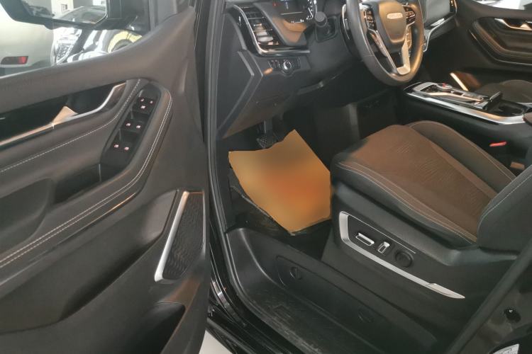 Used SAIC MAXUS G20 2021 PLUS 2.0T Gasoline Automatic Luxury Edition Driver Seat