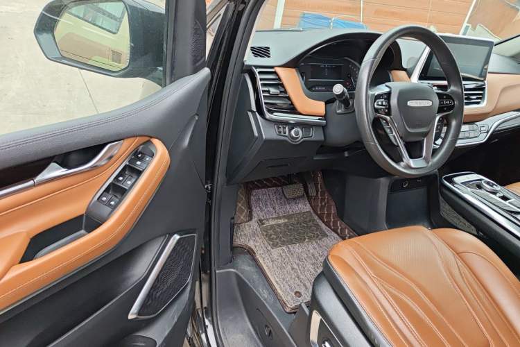 Used SAIC MAXUS G20 2021 Facelifted PLUS 2.0T Gasoline Automatic Luxury Edition Driver Seat