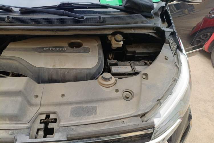 Used SAIC MAXUS G20 2021 PLUS 2.0T Gasoline Automatic Luxury Edition Engine Bay Left
