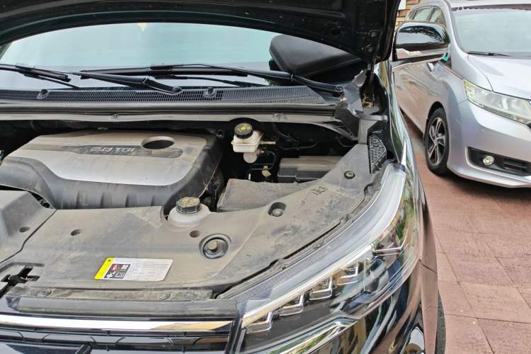 Used SAIC MAXUS G20 2021 Facelifted PLUS 2.0T Gasoline Automatic Luxury Edition Engine Bay Left