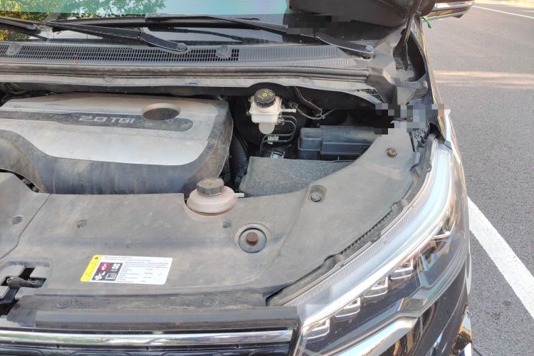 Used SAIC MAXUS G20 2021 PLUS 2.0T Gasoline Automatic Luxury Edition Engine Bay Left