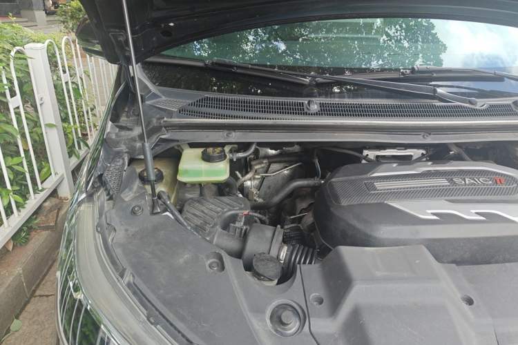 Used SAIC MAXUS G20 2021 Facelifted PLUS 2.0T Diesel Automatic Luxury Edition Engine Bay Right