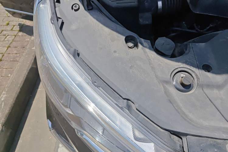 Used SAIC MAXUS G20 2021 PLUS 2.0T Gasoline Automatic Business Edition Engine Bay Right
