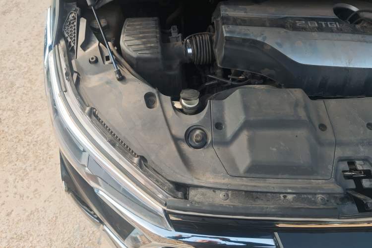 Used SAIC MAXUS G20 2021 Facelifted PLUS 2.0T Gasoline Automatic Luxury Edition Engine Bay Right