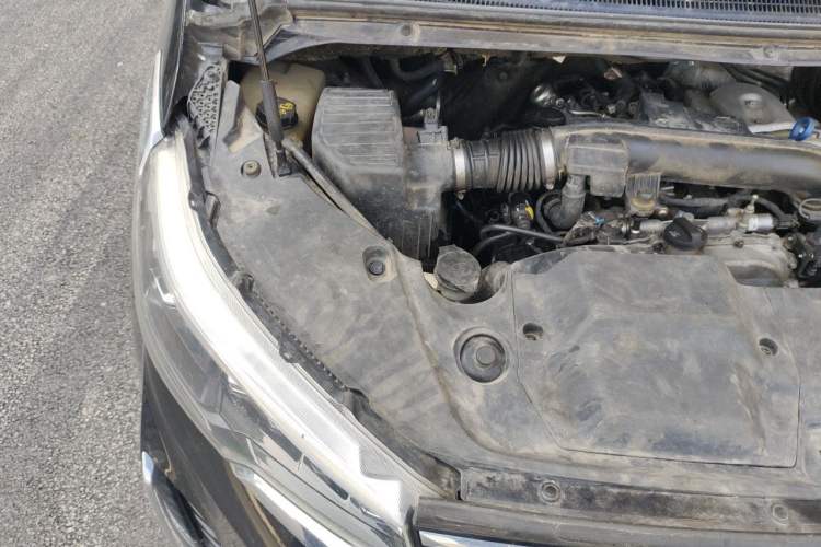Used SAIC MAXUS G20 2021 PLUS 2.0T Gasoline Automatic Prestige Executive Edition Engine Bay Right