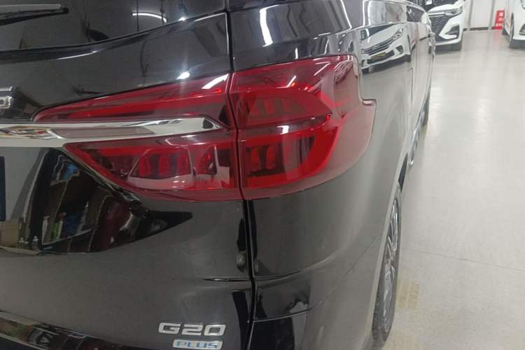 Used SAIC MAXUS G20 2021 PLUS 2.0T Gasoline Automatic Luxury Edition Exterior 3