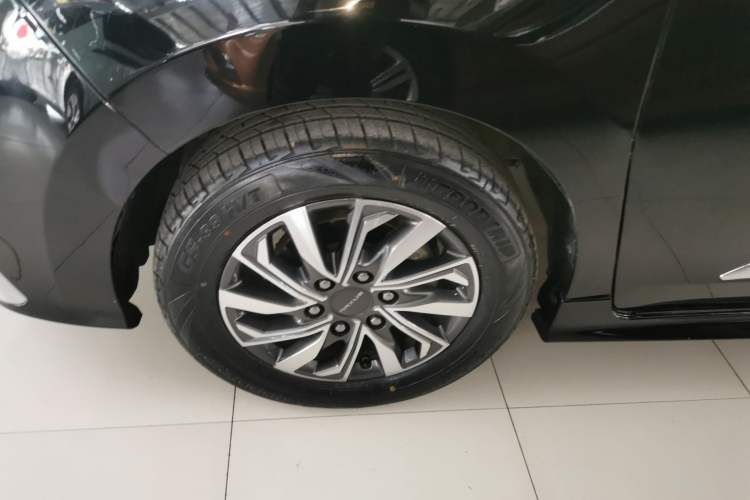 Used SAIC MAXUS G20 2021 PLUS 2.0T Gasoline Automatic Luxury Edition Exterior 4