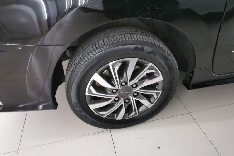 Used SAIC MAXUS G20 2021 PLUS 2.0T Gasoline Automatic Luxury Edition Exterior 5