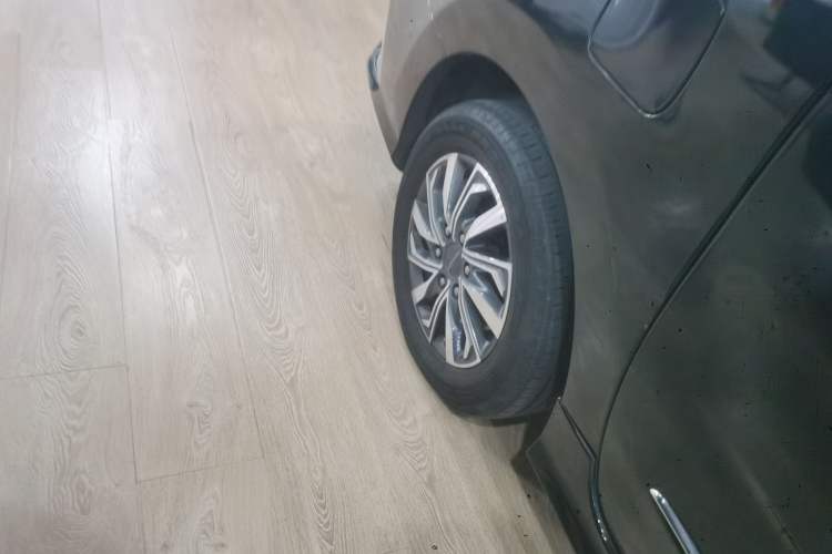 Used SAIC MAXUS G20 2021 PLUS 2.0T Gasoline Automatic Luxury Edition Exterior 6