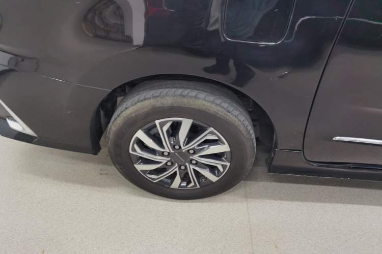 Used SAIC MAXUS G20 2021 Facelifted PLUS 2.0T Gasoline Automatic Luxury Edition Exterior 8