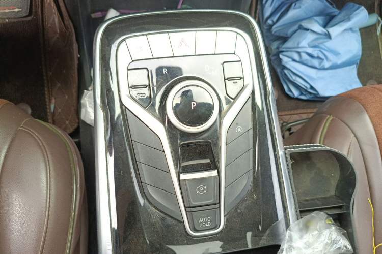 Used SAIC MAXUS G20 2021 PLUS 2.0T Gasoline Automatic Luxury Edition Gear Lever