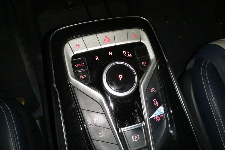 Used SAIC MAXUS G20 2021 PLUS 2.0T Gasoline Automatic Luxury Edition Gear Lever