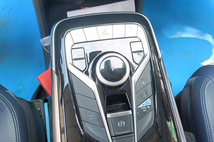 Used SAIC MAXUS G20 2021 PLUS 2.0T Gasoline Automatic Prestige Executive Edition Gear Lever