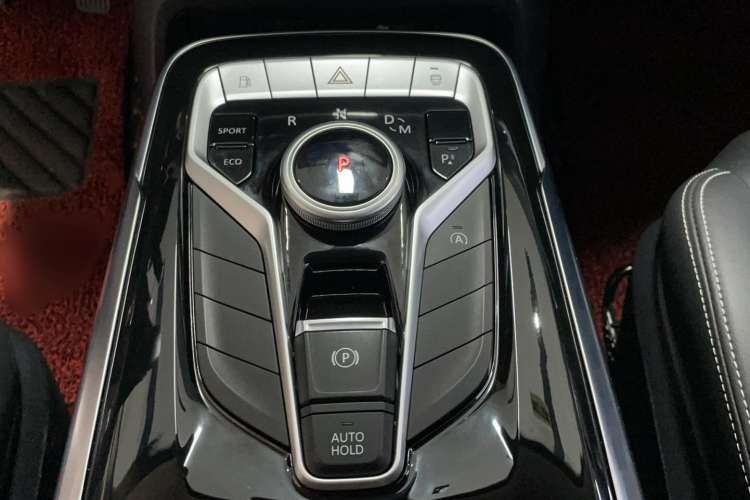 Used SAIC MAXUS G20 2021 Facelifted PLUS 2.0T Gasoline Automatic Luxury Edition Gear Lever