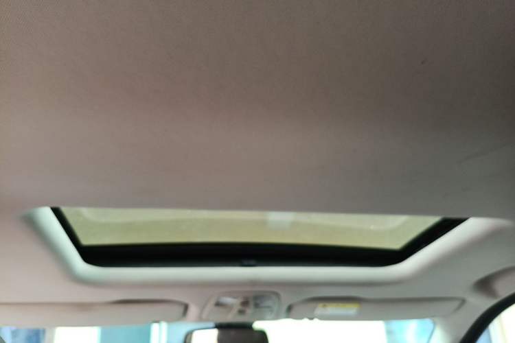 Used SAIC MAXUS G20 2021 PLUS 2.0T Gasoline Automatic Luxury Edition Headliner