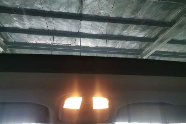 Used SAIC MAXUS G20 2021 PLUS 2.0T Gasoline Automatic Luxury Edition Headliner