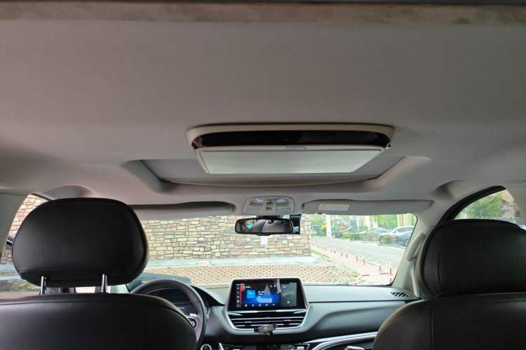 Used SAIC MAXUS G20 2021 Facelifted PLUS 2.0T Gasoline Automatic Luxury Edition Headliner