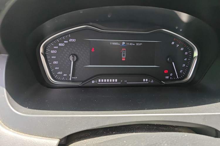 Used SAIC MAXUS G20 2021 PLUS 2.0T Gasoline Automatic Business Edition Instrument Cluster
